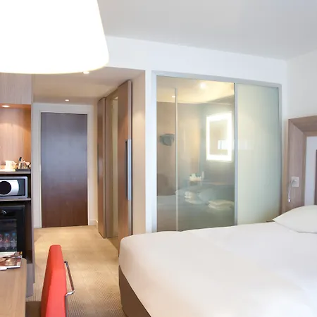 Отель Novotel Massy