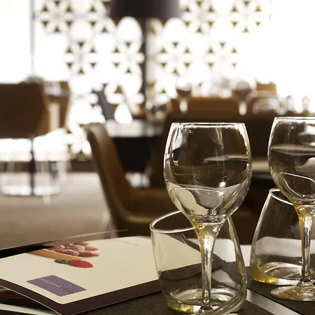 Novotel Massy Отель Палезо