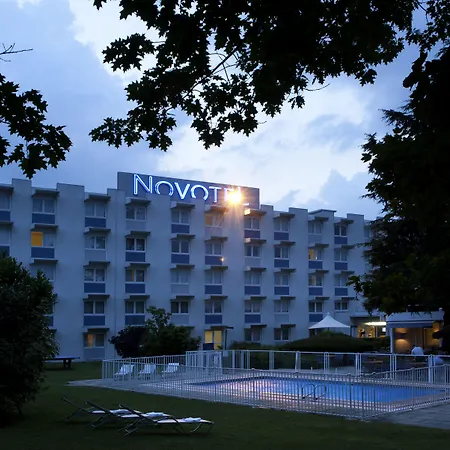 Novotel Massy 4*