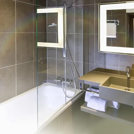 Novotel Massy فندق 4*