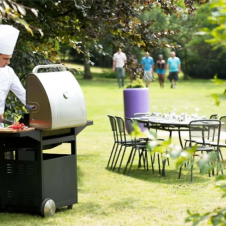 Novotel Massy Отель Палезо